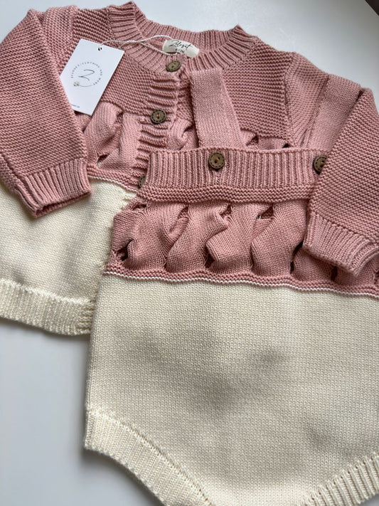 Front view of the complete Bow Set for babies